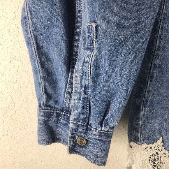 Vintage Levi's Chambray Denim Shirt Shacket Oversized Upcycled Doily Lace Boho L - Picture 8 of 16